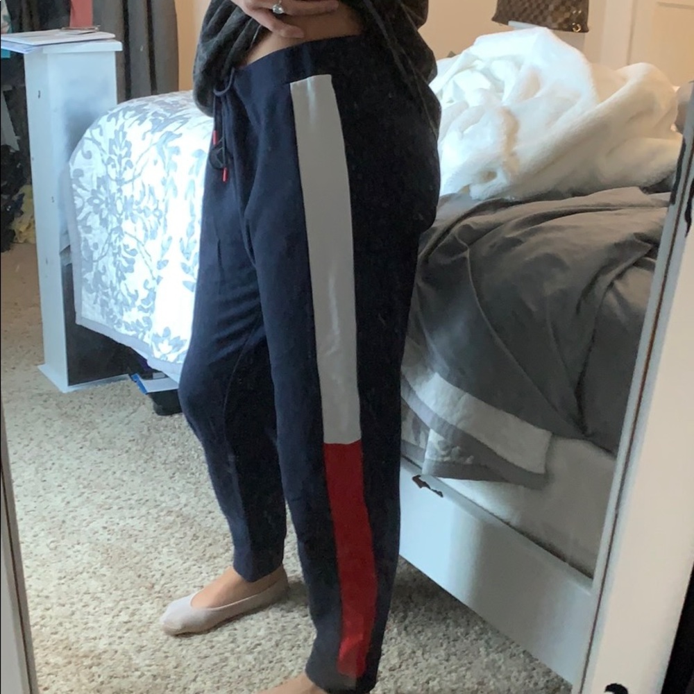 Tommy Hilfiger Joggers - Picture 3 of 3